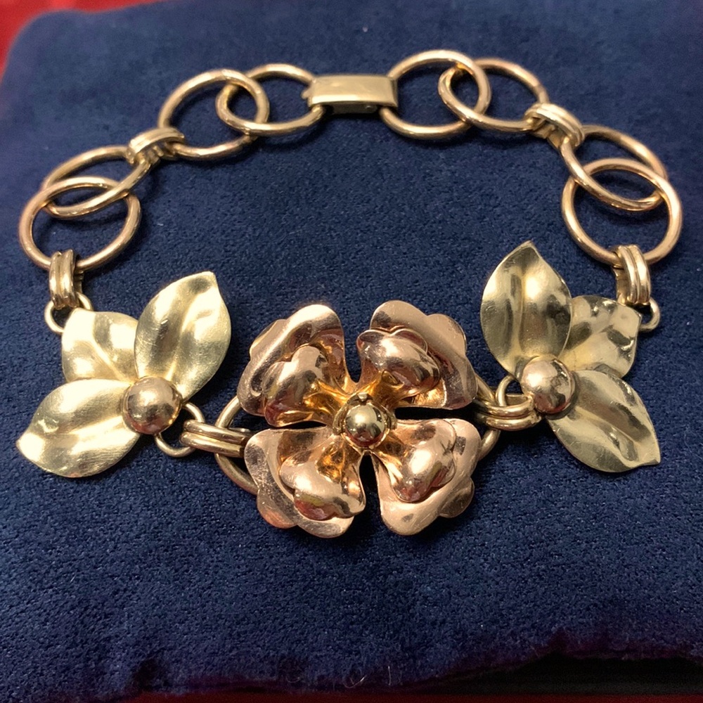 Vintage yellow and rose 10K gold filled. Middle flower in rose gold rest yellow.